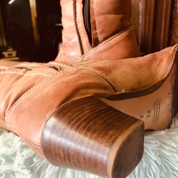 boots 👢 - Picture 3 of 5